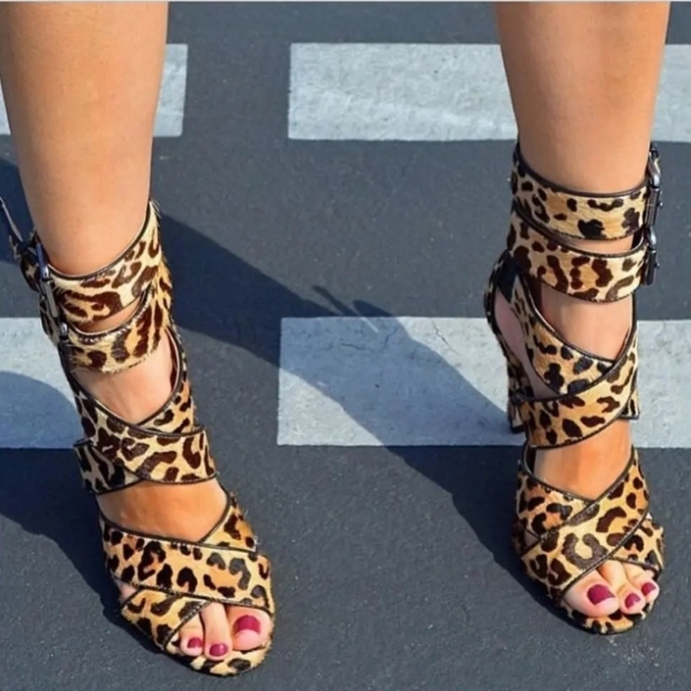 Luiza Barcelos Leopard Weels